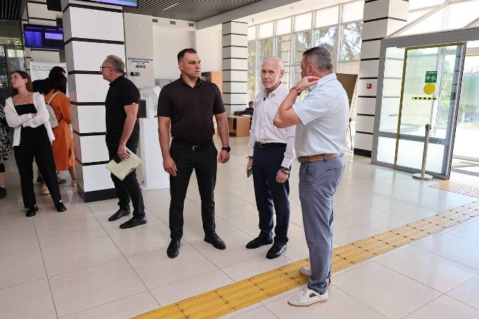 Новини Харкова: Терехов закликав підтримати людей без житла